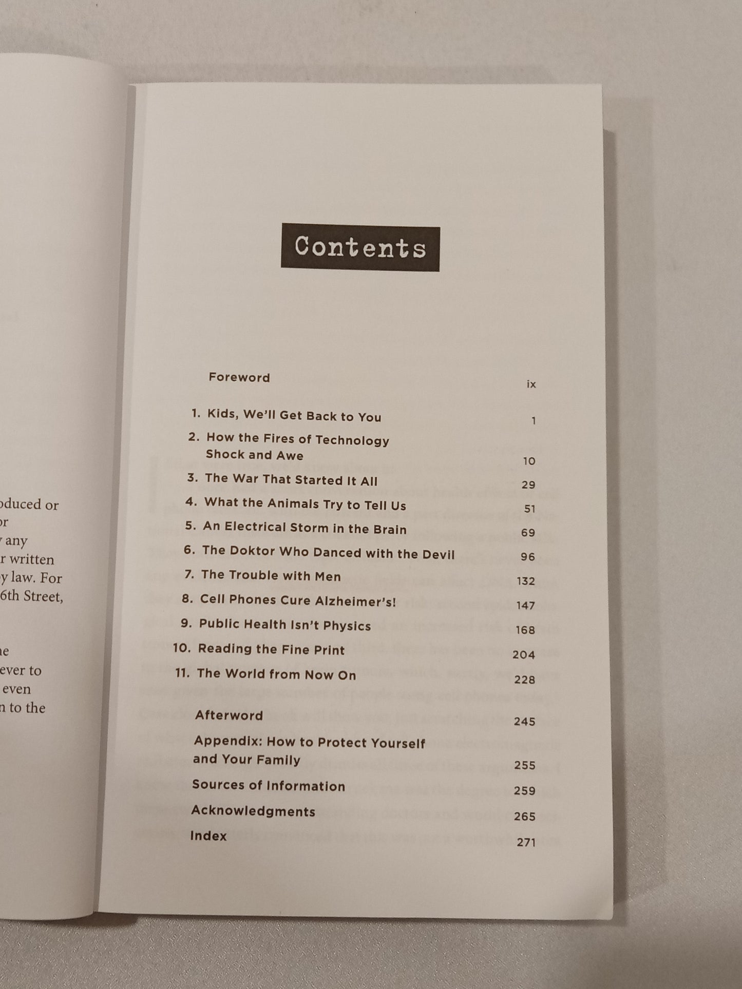 Disconnect: The Truth About Cell Phone Radiation by Devra Davis PB