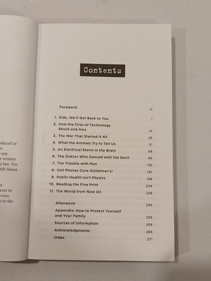 Disconnect: The Truth About Cell Phone Radiation by Devra Davis PB
